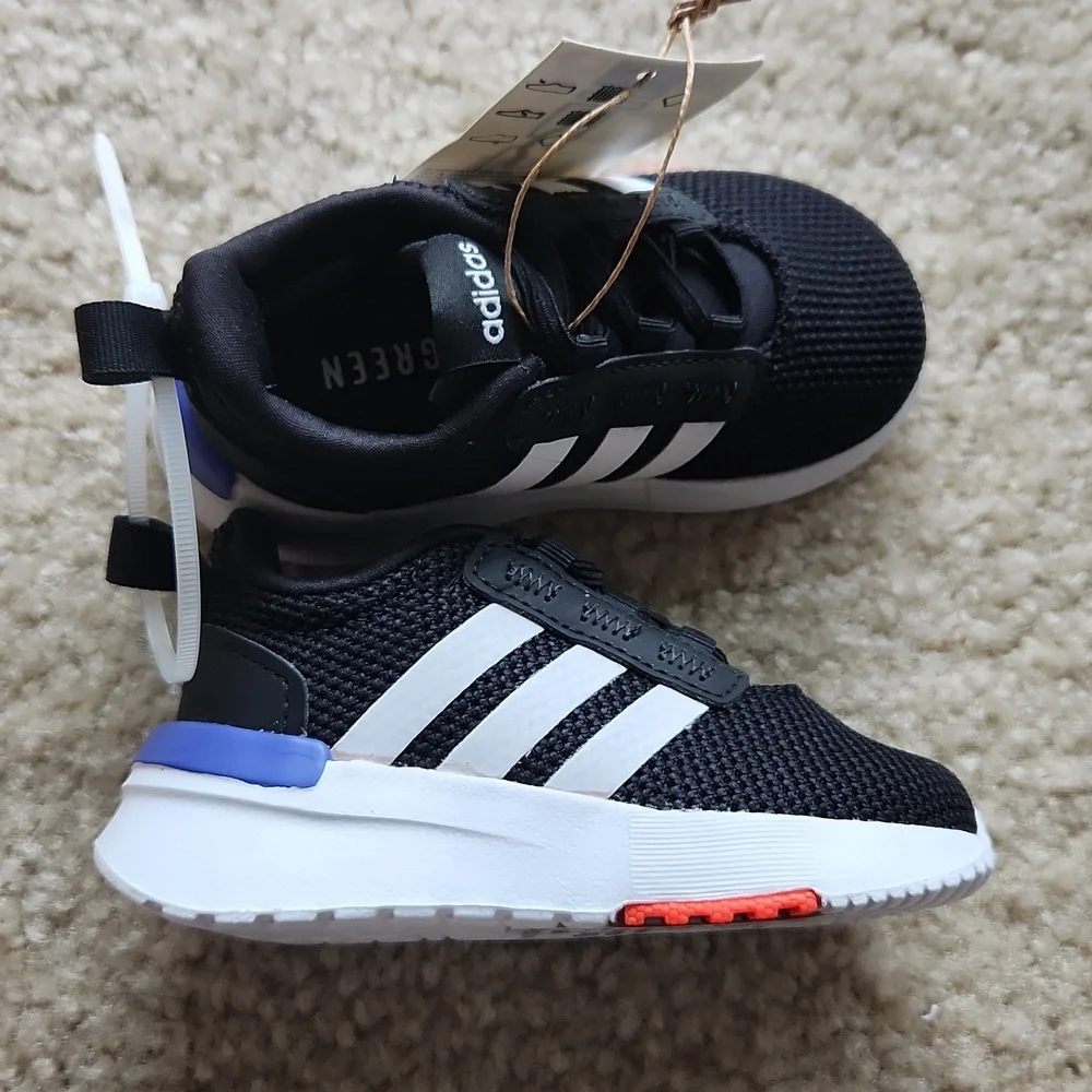 NWB Adidas racer TR21 running sneaker